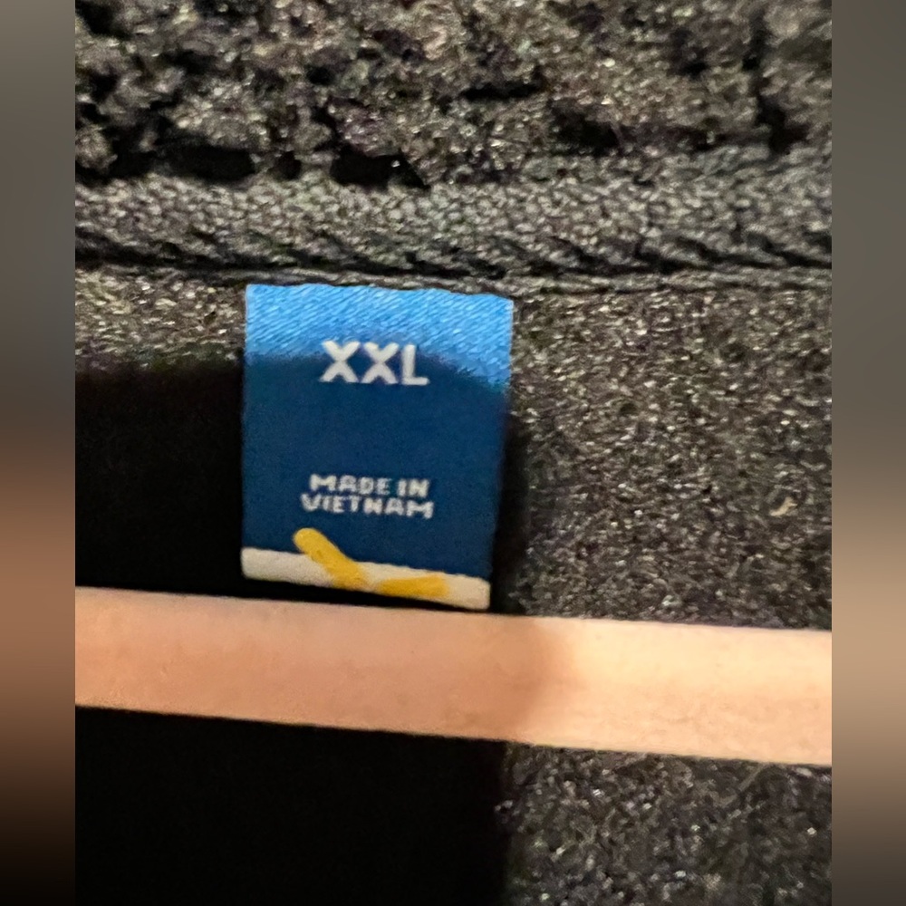 Black Sherpa pullover - Picture 4 of 4